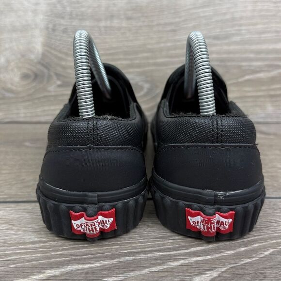 Vans x Marvel Classic Slip On Black Widow Women’s Sz 8 Black Red Low Top Sneaker - Picture 4 of 12